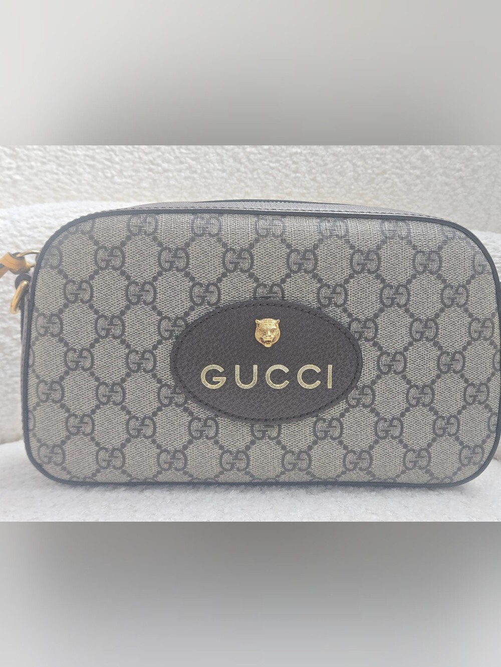 Gucci Ophidia GG Supreme  Camera Bag –Tiger Head with detachable Web Strap